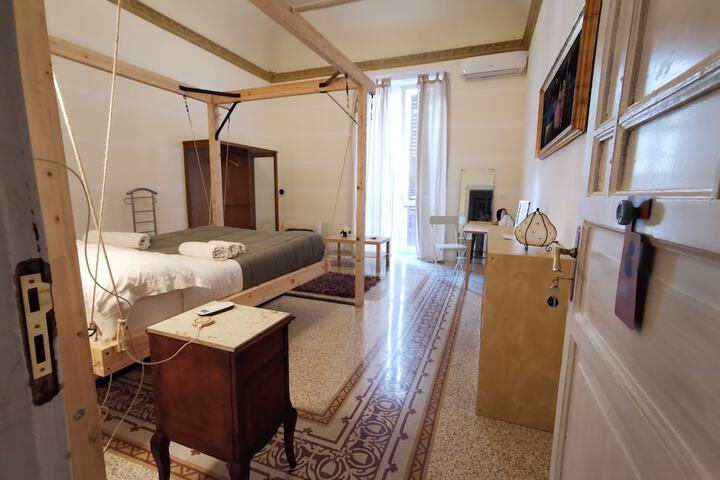 Room 26 of 53