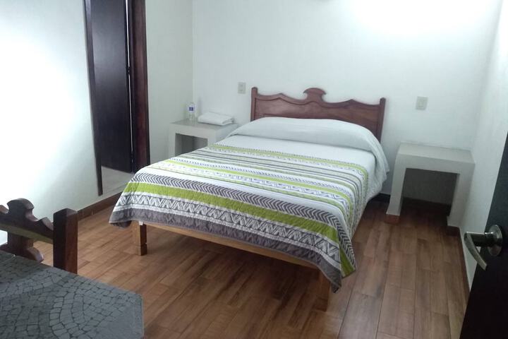 Room 9 of 12