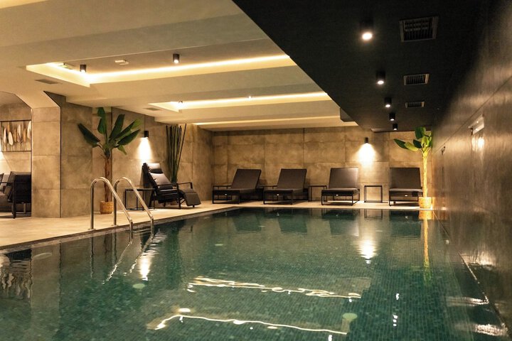 Pool 57 of 100
