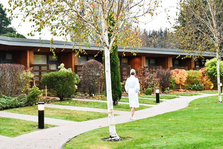 Hotel Exterior 101 of 111