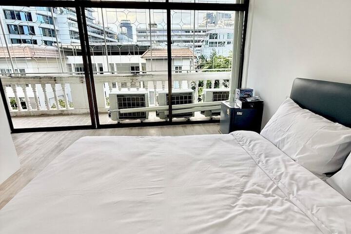 Room 10 of 60