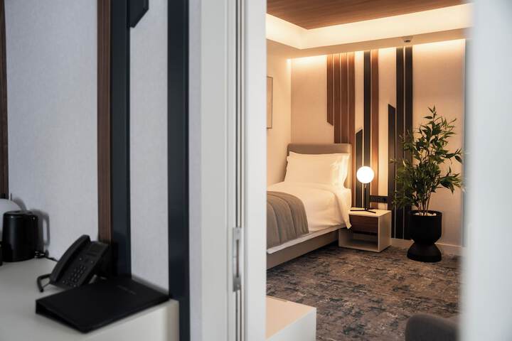 Room 15 of 27