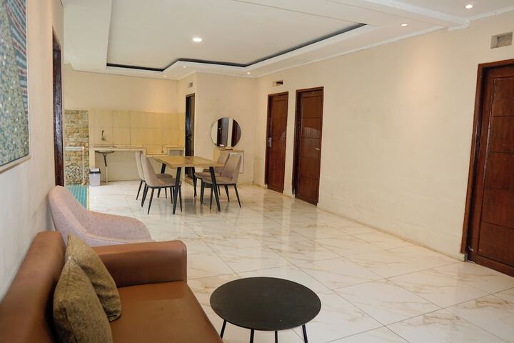 Room 37 of 83