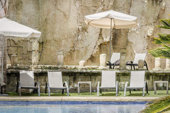 Hotel Pool