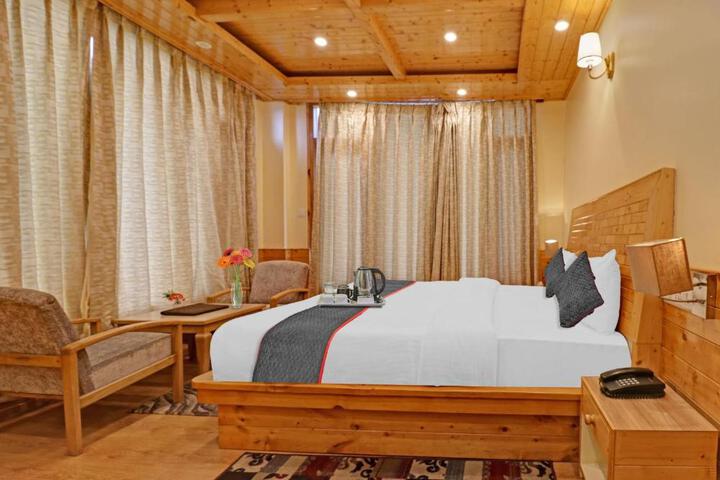 Townhouse Oak ROYAL BLISS