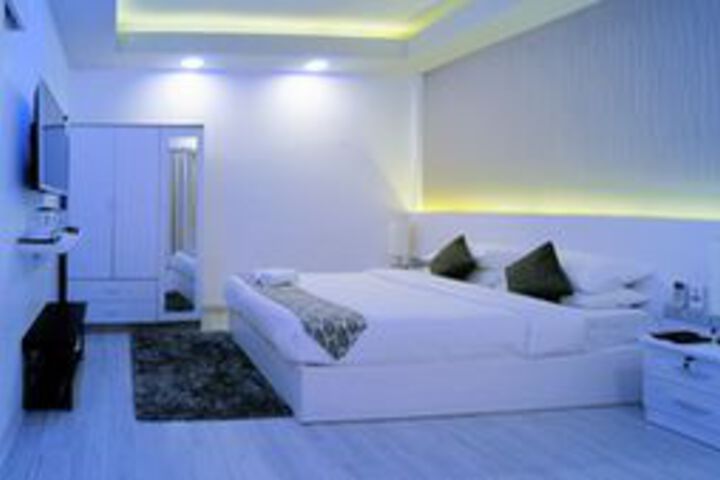 Room 21 of 38