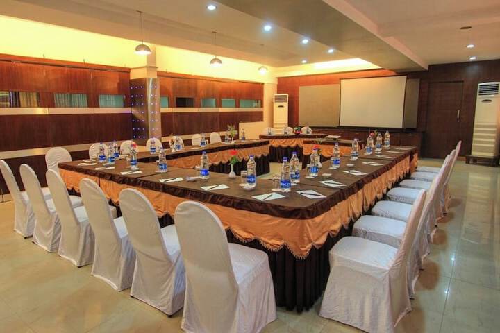 Business Center 65 of 67