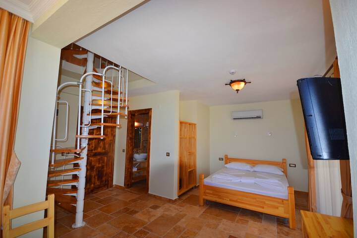 Room 5 of 50
