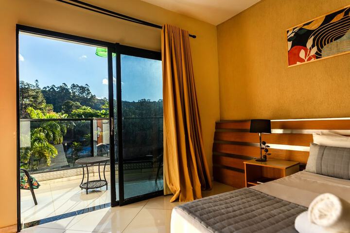 Room 28 of 112