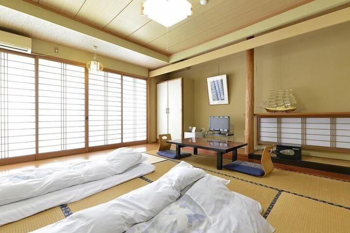 Room 7 of 34