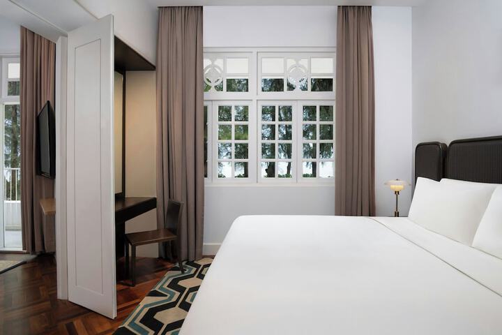 Room 15 of 104