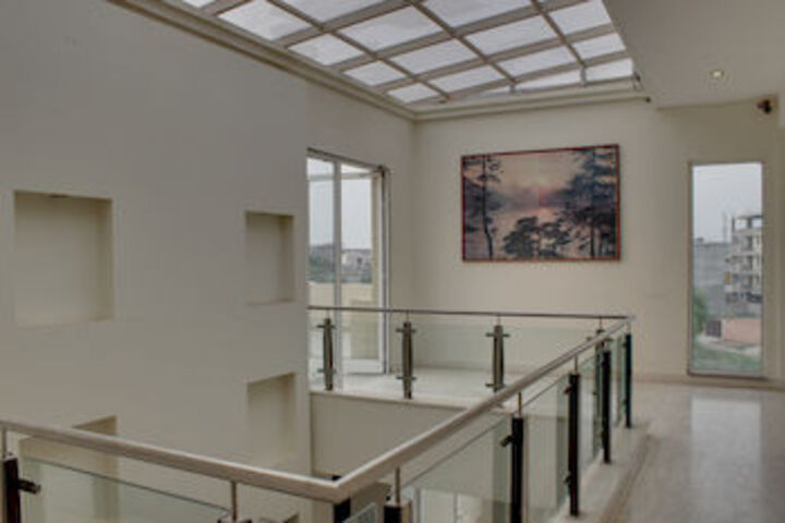 Ballroom/Hall 12 of 17