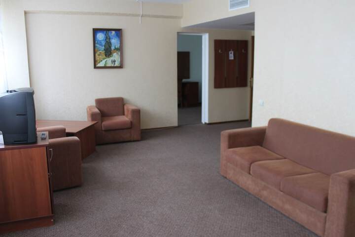 Room 8 of 40
