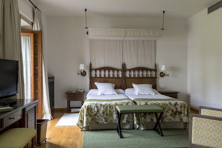 Room 6 of 53