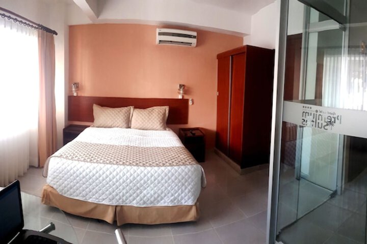 Room 107 of 122