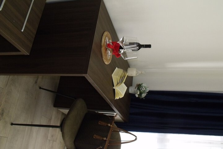 Room 12 of 30