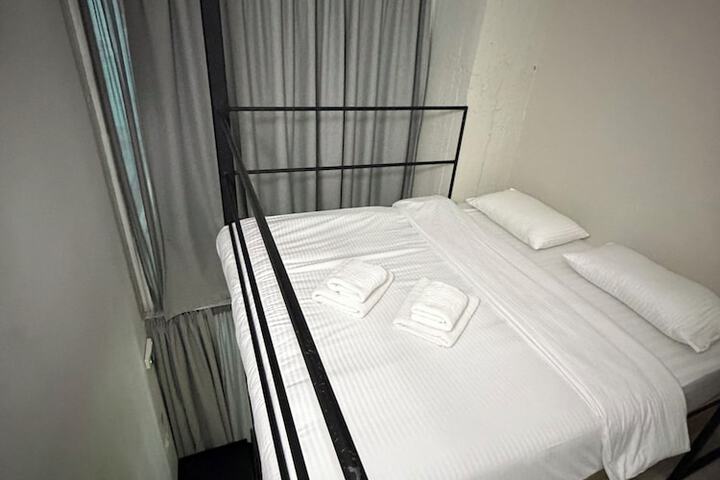 Room 41 of 86