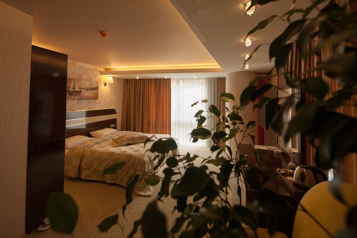 Room 8 of 53