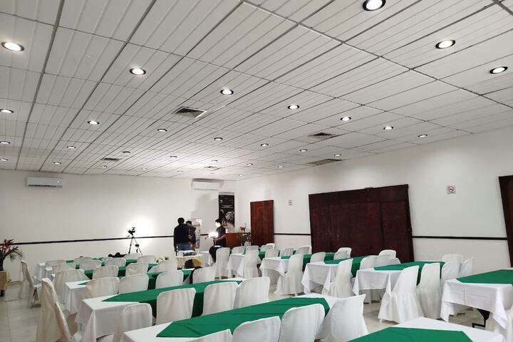 Banquet hall