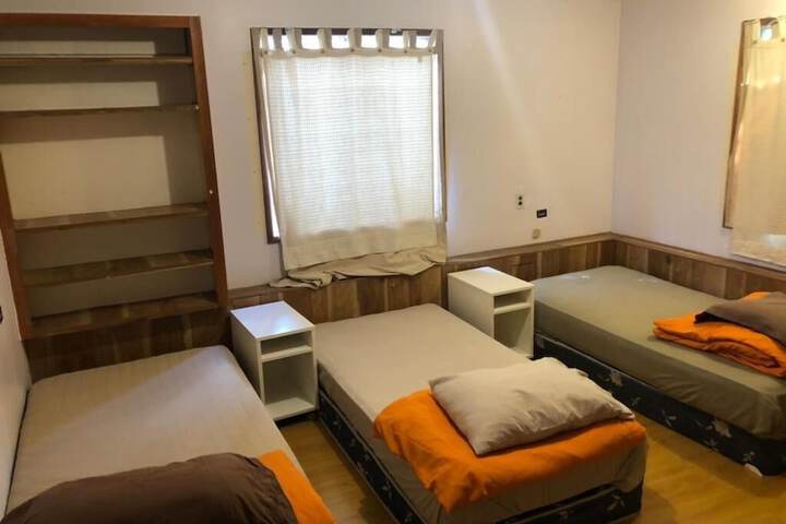 Room 4 of 17