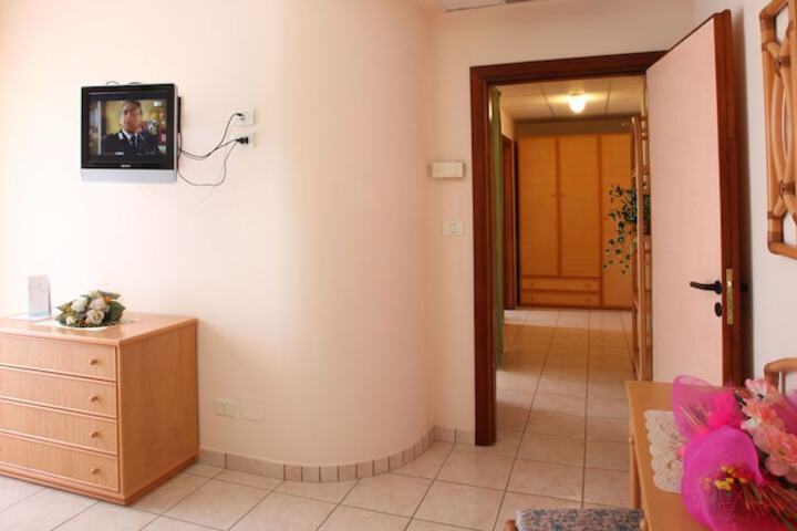 Room 5 of 12