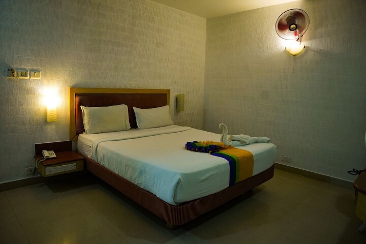 Room 2 of 11