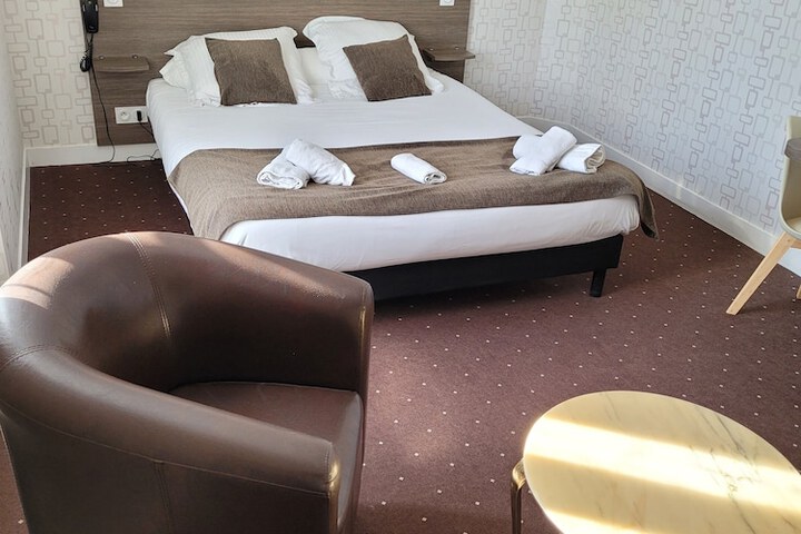 Room 11 of 49