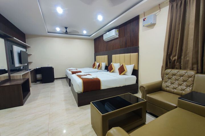 Room 8 of 28