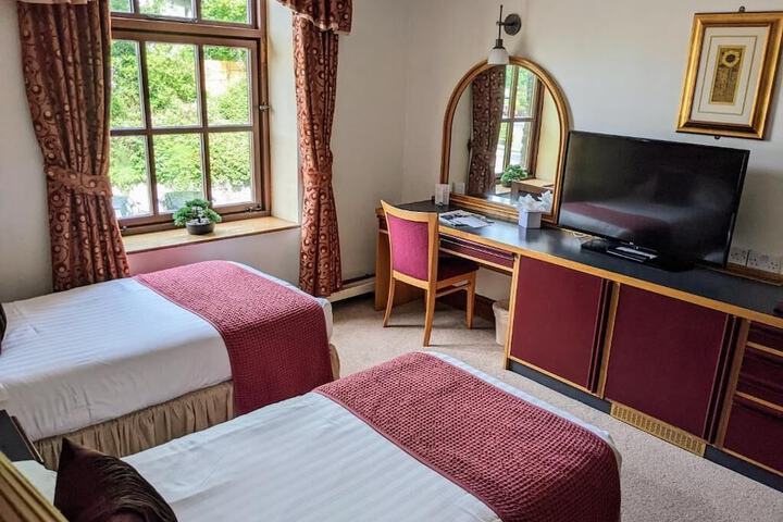 Room 43 of 128