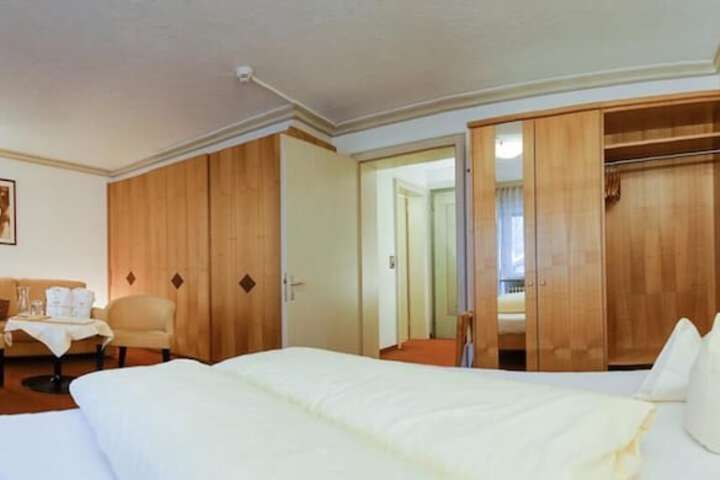Room 11 of 61