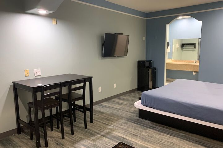 Room 18 of 35