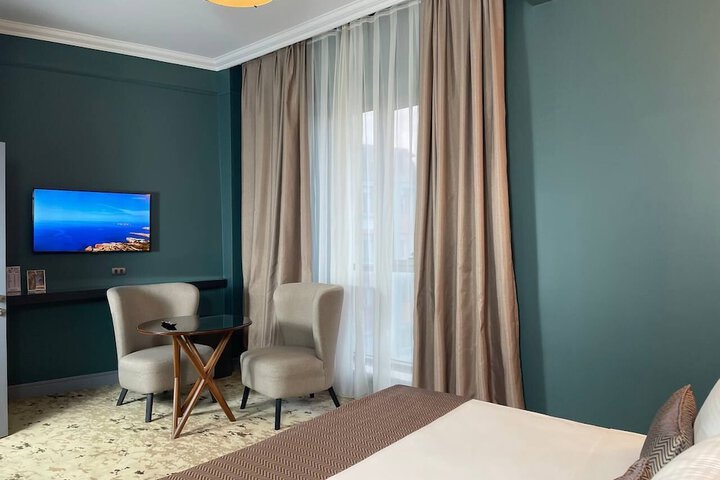 Room 42 of 75