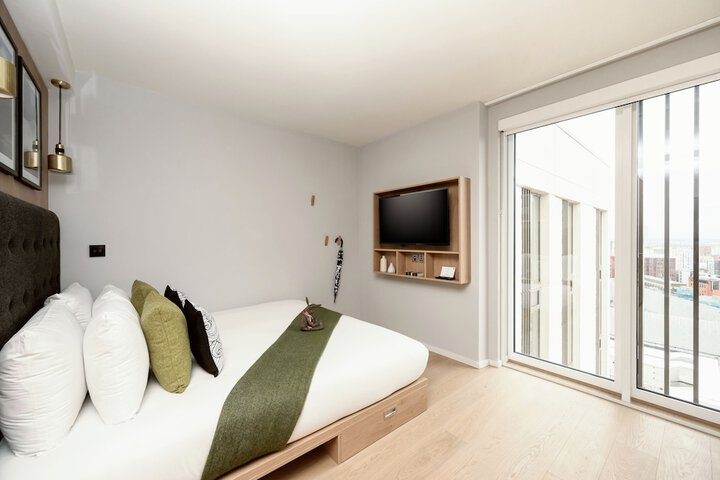 Room 46 of 82