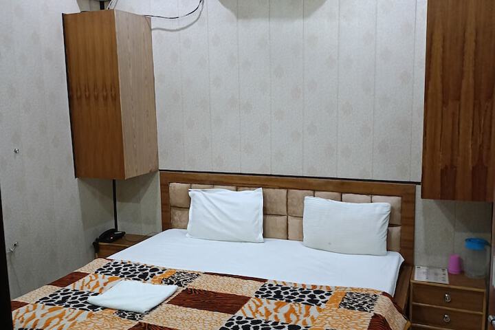 Room 2 of 15