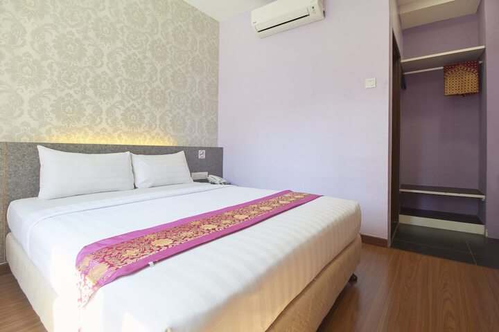 Room 2 of 22