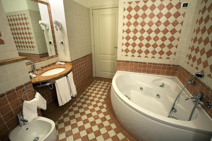 Clean Restrooms