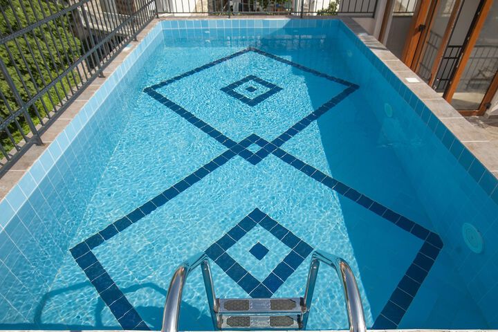Pool 41 of 71