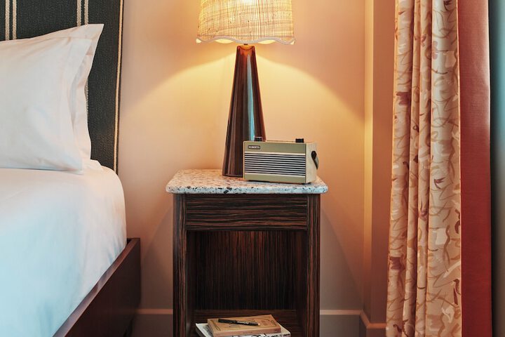 Room 10 of 43