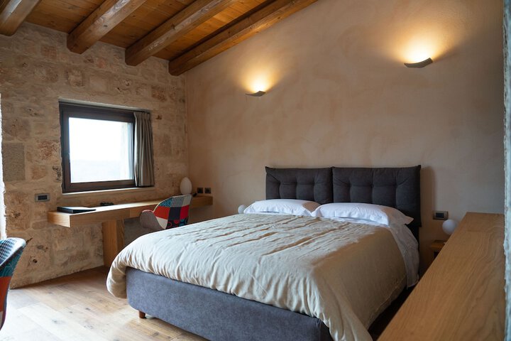 Room 5 of 79