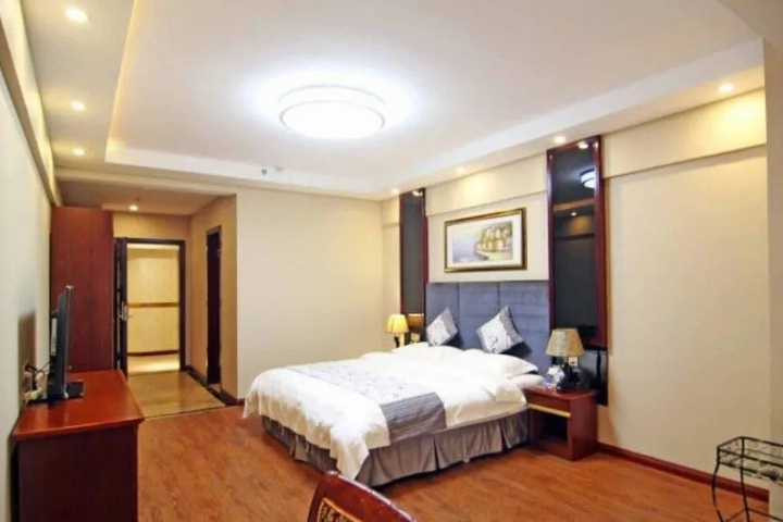 Room 9 of 9