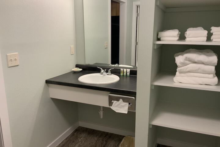 Room 186 of 259