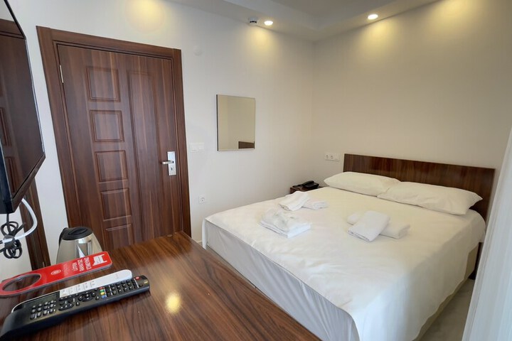 Room 14 of 26