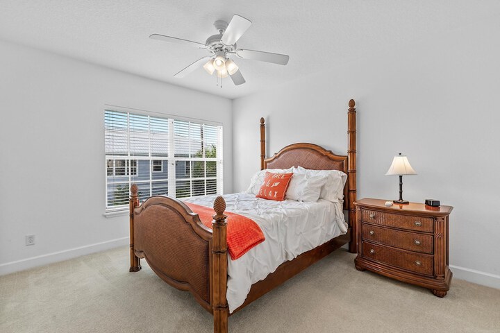 Room 3 of 73
