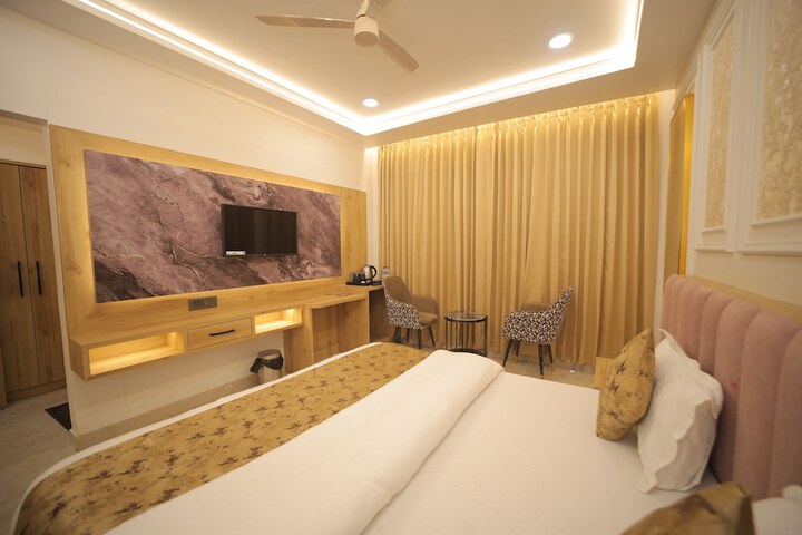 Room 38 of 103