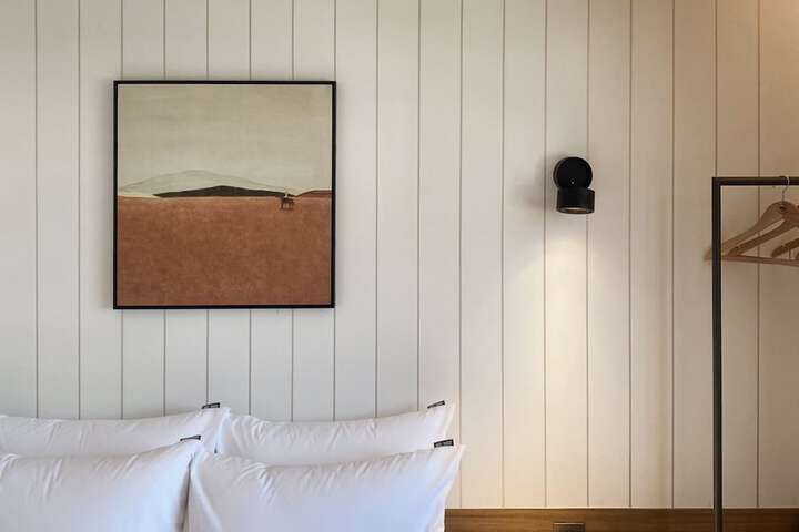 Room 32 of 59