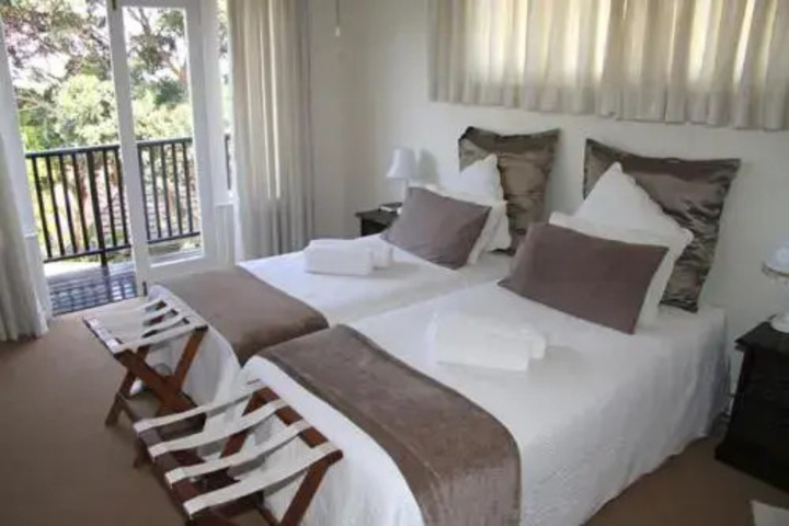 AN UPPER ROOM BB