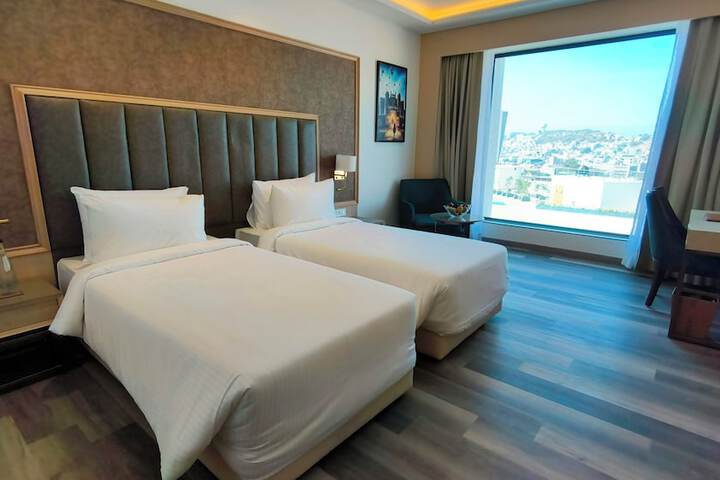 Room 4 of 39