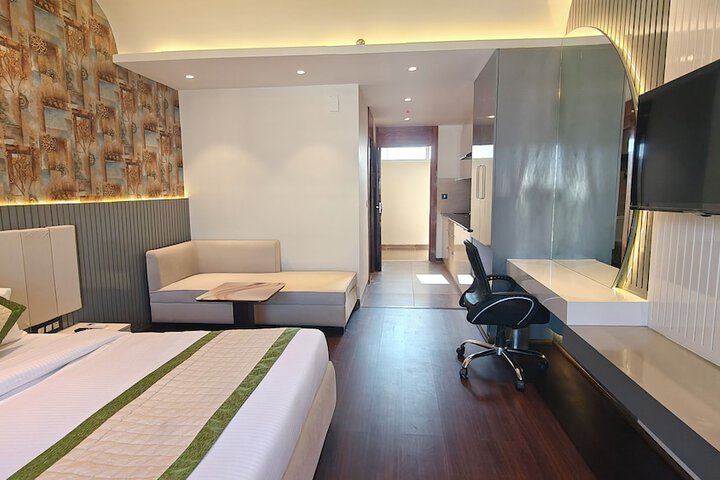 Room 33 of 54