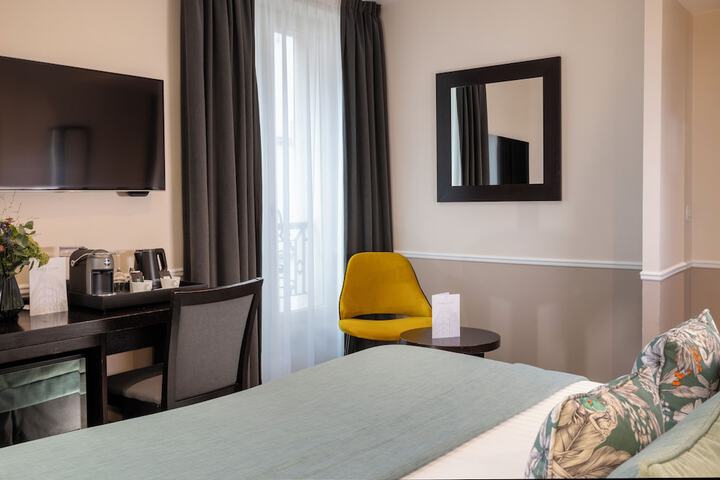 Room 14 of 60