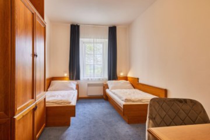 Room 10 of 74